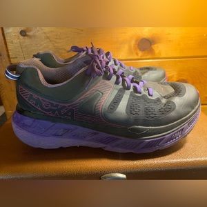 Women’s size 11 Hoka Stinson ATR 5. Purple and pink.  Excellent pre-owned cond.